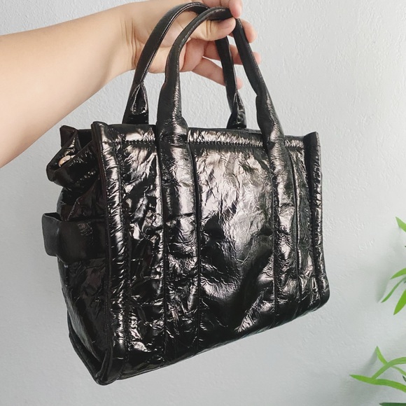 Marc Jacobs The Shiny Crinkle Tote Authentic - Picture 8 of 14